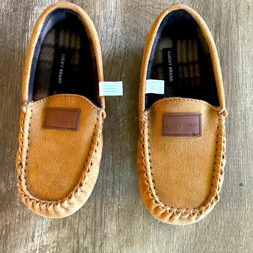 LUCKY BRAND KIDS BEDROOM SLIPPERS. Size 2-3